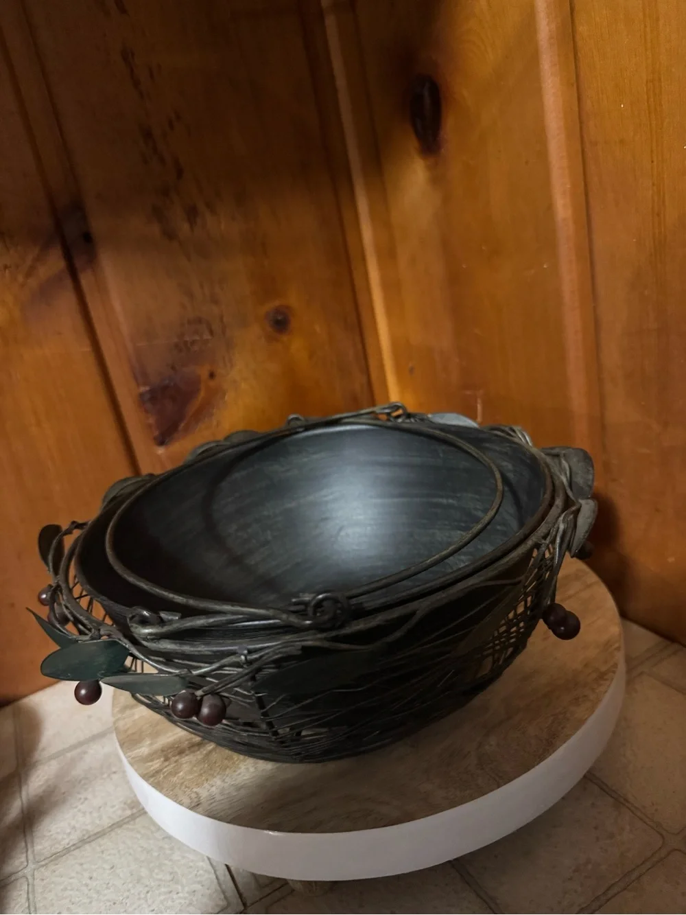 Decorative Handled Metal Basket/bowl with Leaf Accents - Dark Green/Black/red